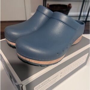 Dansko Kane Molded Blue Clogs Women’s Size 36/6